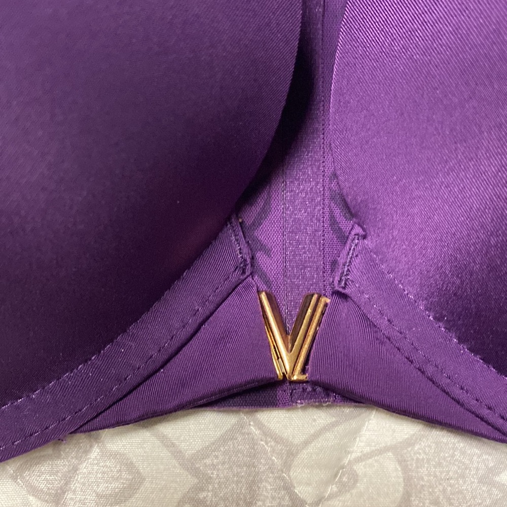 Victoria Secret - Pull Up Bra - Picture 2 of 7